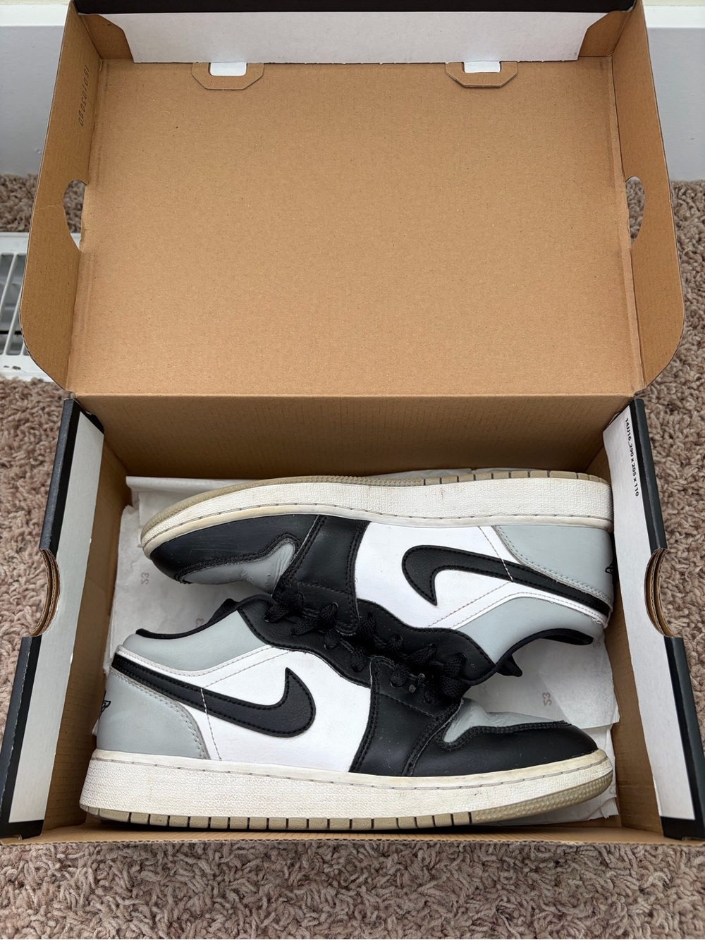 Nike Air Jordan 1 Low (GS) Shadow Toe size 6Y